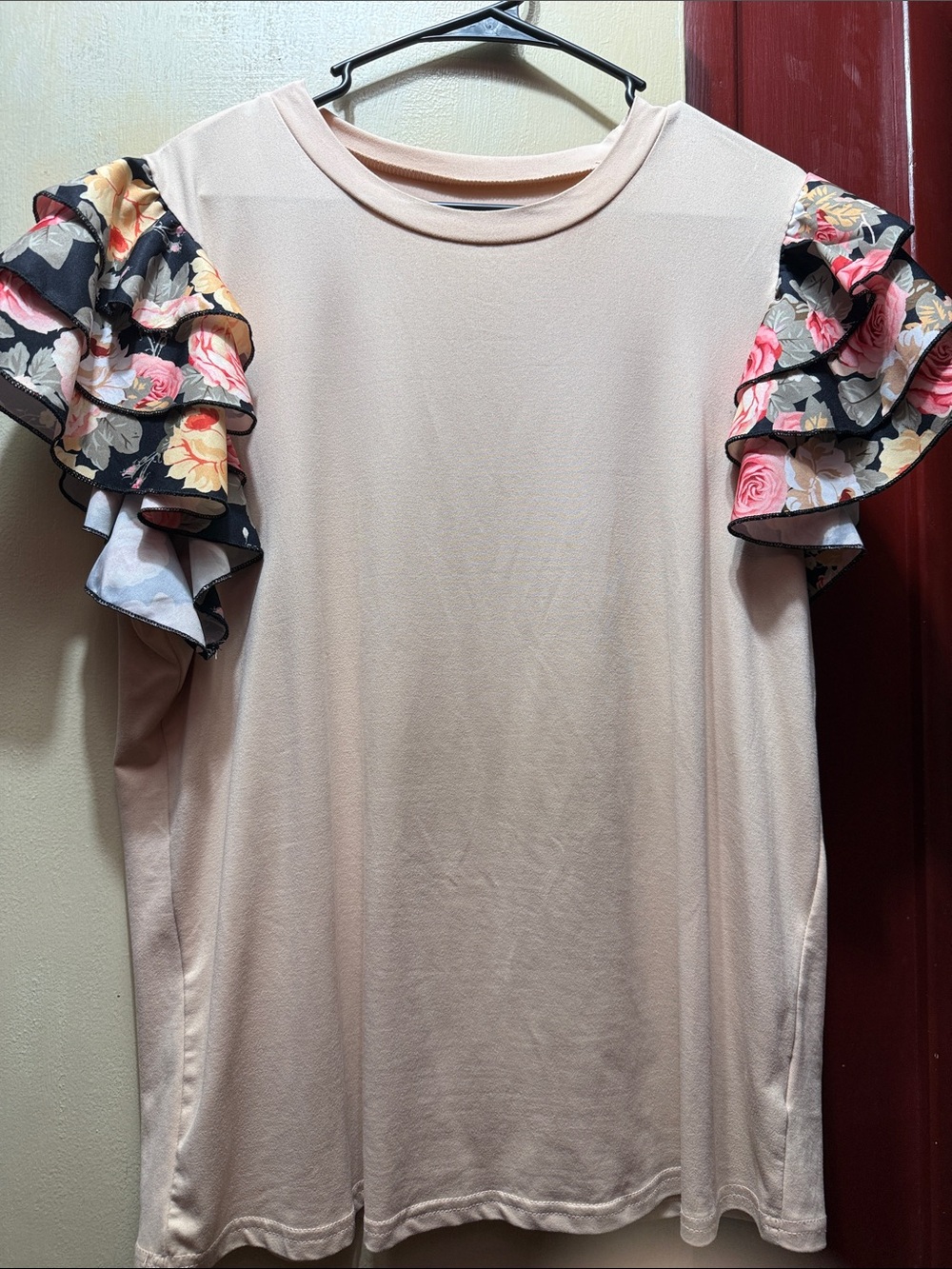 SHEIN Cream Ruffle Sleeve Floral Top
